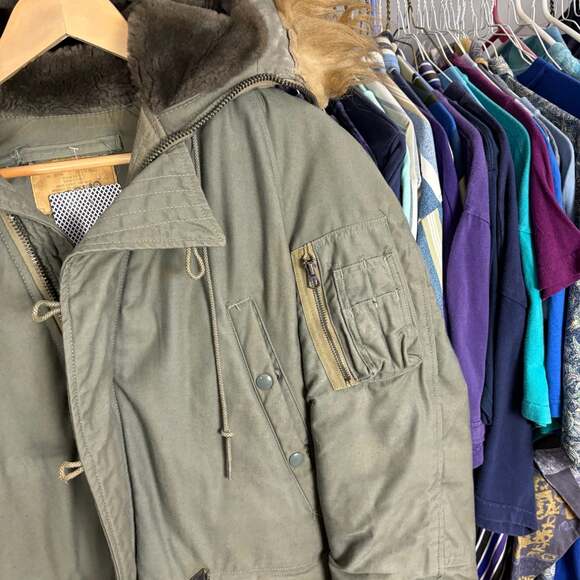 Men's 1977 N-3B USAF Extreme Cold Weather Parka XSmall 70s Vtg Air Force Coat - Picture 3 of 9